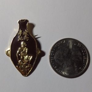 Vintage 50's Oriental brooch